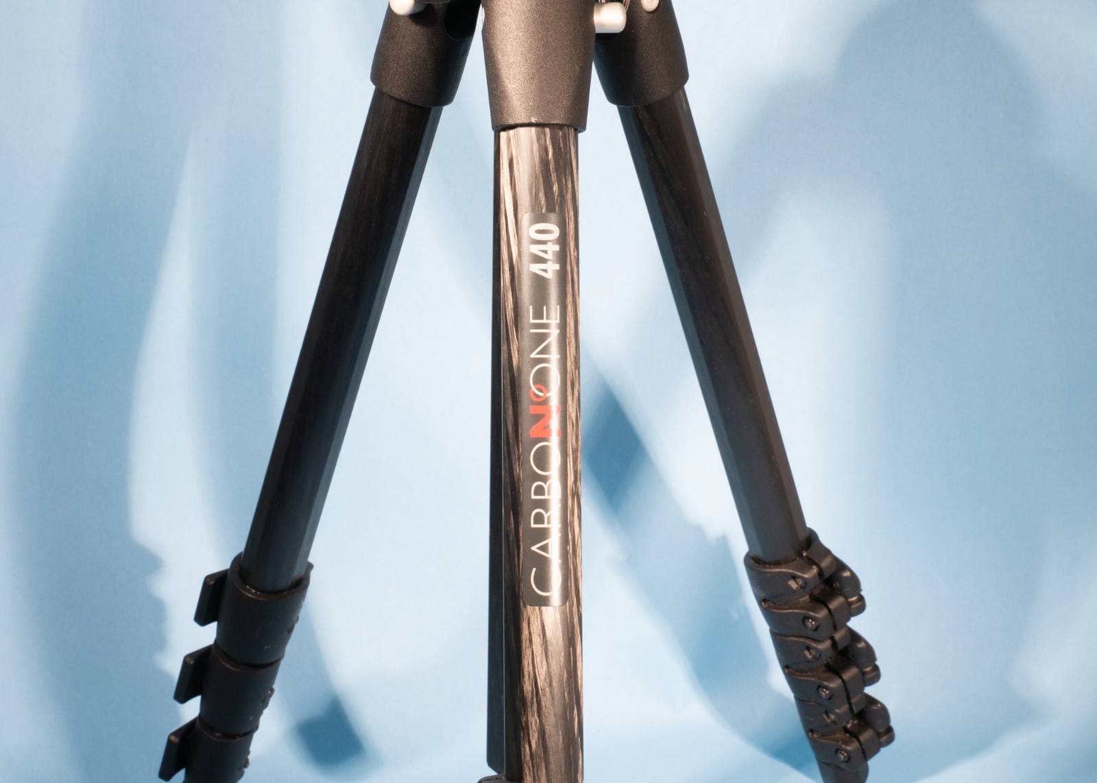 Manfrotto-440-CarbonOne-Carbon-Fibre-Tripod-460MG-Magnesium-3-Way-Head-137838700970-4