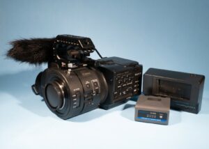 Sony NEX-FS700EK Professional 4K Super 35mm Interchangeable E-Mount Camcorder