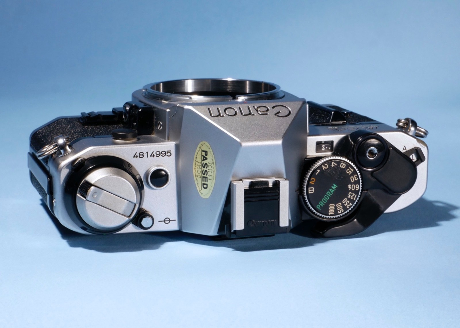 Canon-AE-1-Program-35mm-SLR-Film-Camera-Fully-Working-New-Seals-136512058121-2