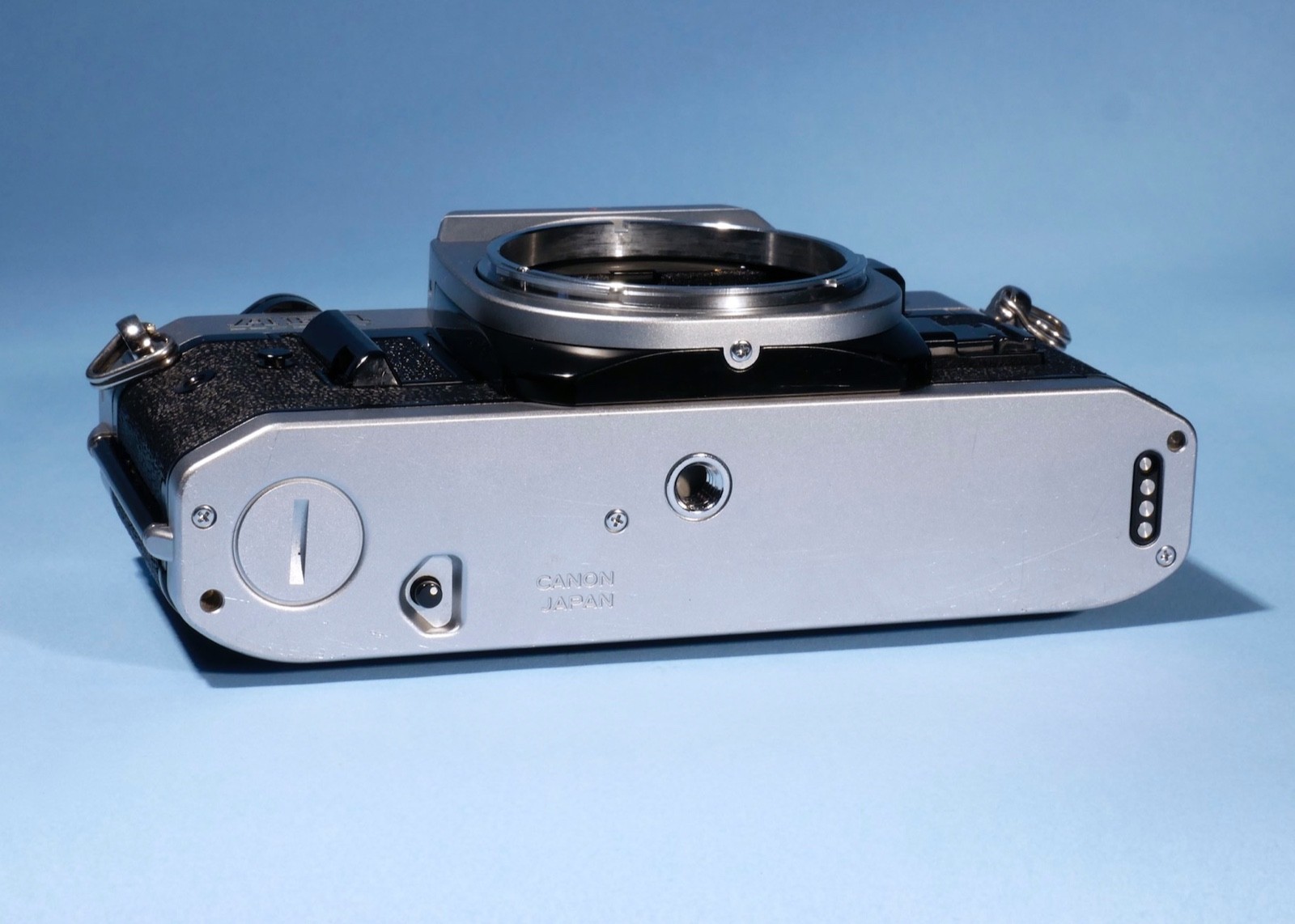 Canon-AE-1-Program-35mm-SLR-Film-Camera-Fully-Working-New-Seals-136512058121-5