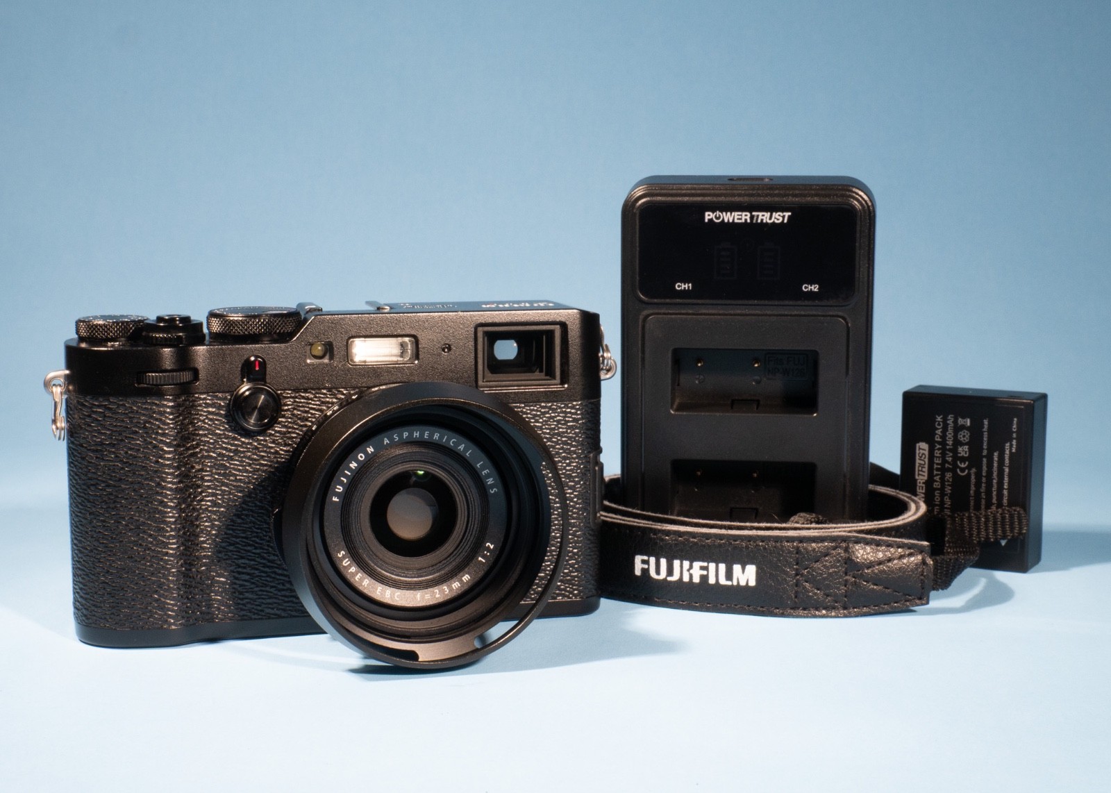 Fujifilm-X100F-243MP-Compact-Digital-Camera-23mm-f2-Lens-Excellent-137709393681