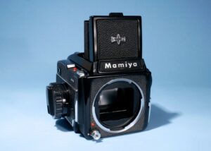 Mamiya M645 Medium Format Film Camera + 120 Film Insert Crank Focusing Screen *