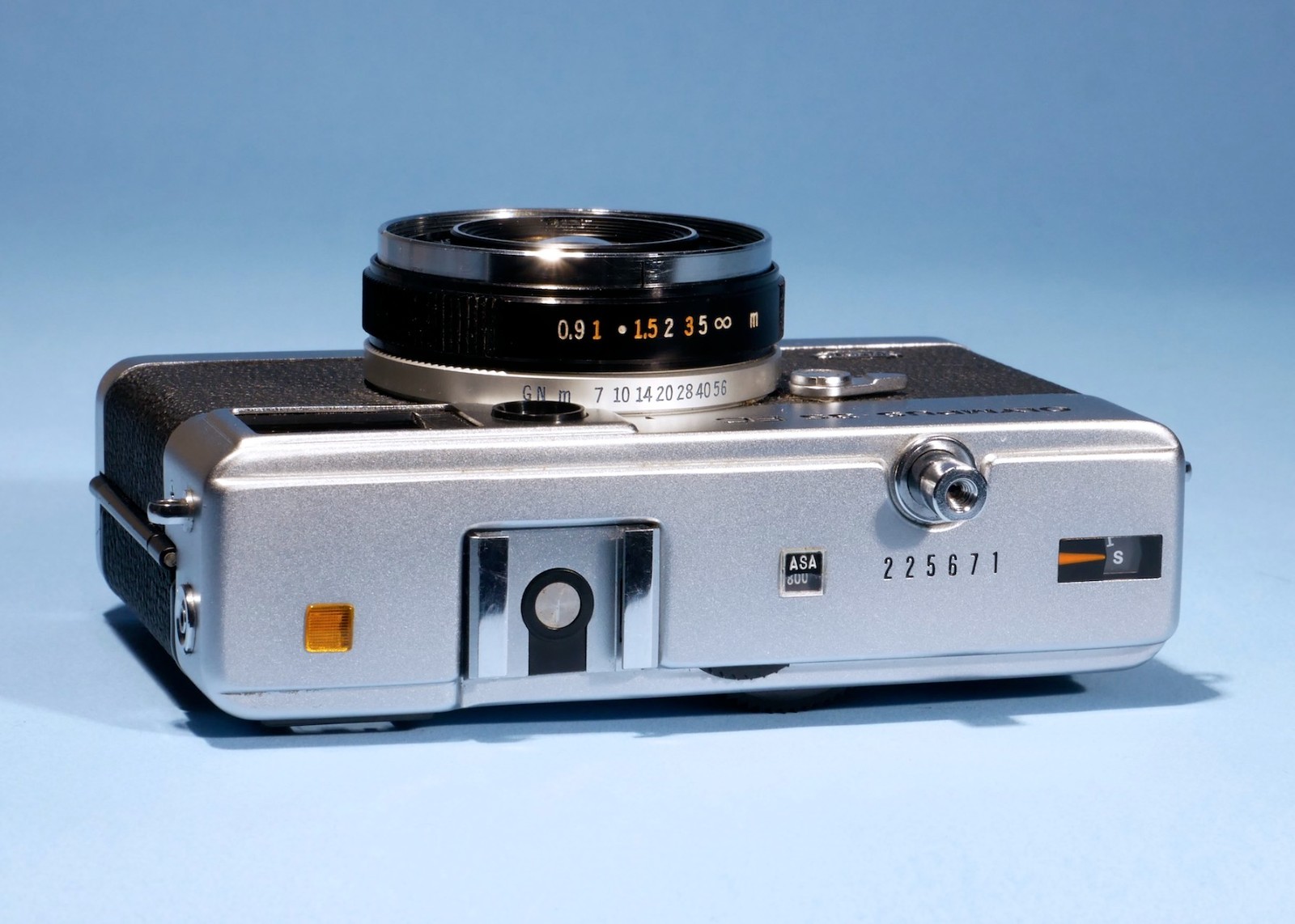 Olympus-35-EC-Rangefinder-Camera-42mm-f28-Lens-Fully-Working-136670146091-2