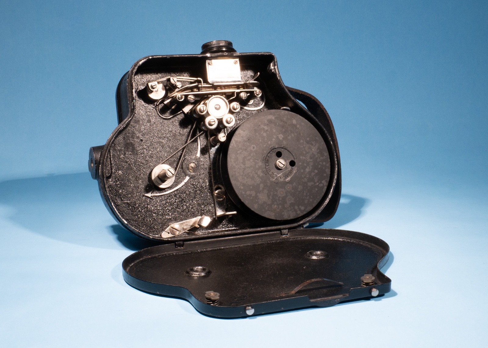 Bolex-Auto-Cine-Model-B-II-16mm-Motion-Picture-Camera-Kern-25mm-f25-RARE-137251839462-9