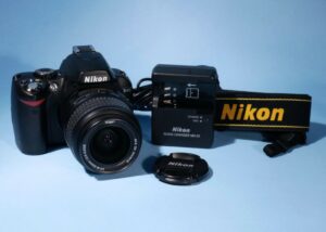 Nikon D40 DSLR Camera 6.1MP + 18-55mm AF-S DX  Zoom Nikkor Lens * Fully Working