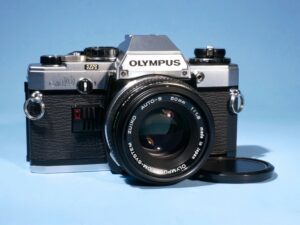 Olympus OM-10 35mm SLR Film Camera Zuiko 50mm f/1.8 Lens * Fully Working