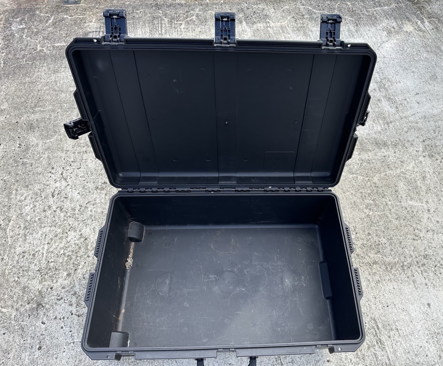 Peli-Storm-iM2950-Heavy-Duty-Transport-Travel-Hard-Case-137831008583-4