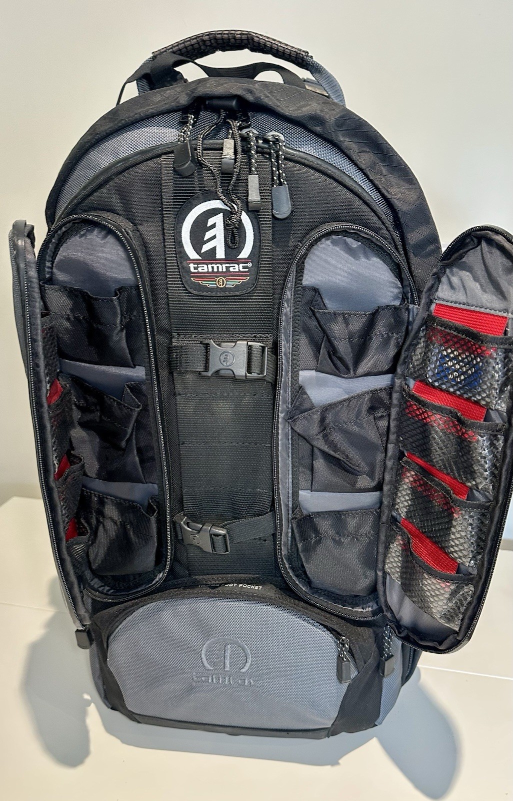 Tamrac-5578-Expedition-8x-Professional-Photographic-Backpack-DSLR-Excellent-137415697503-3