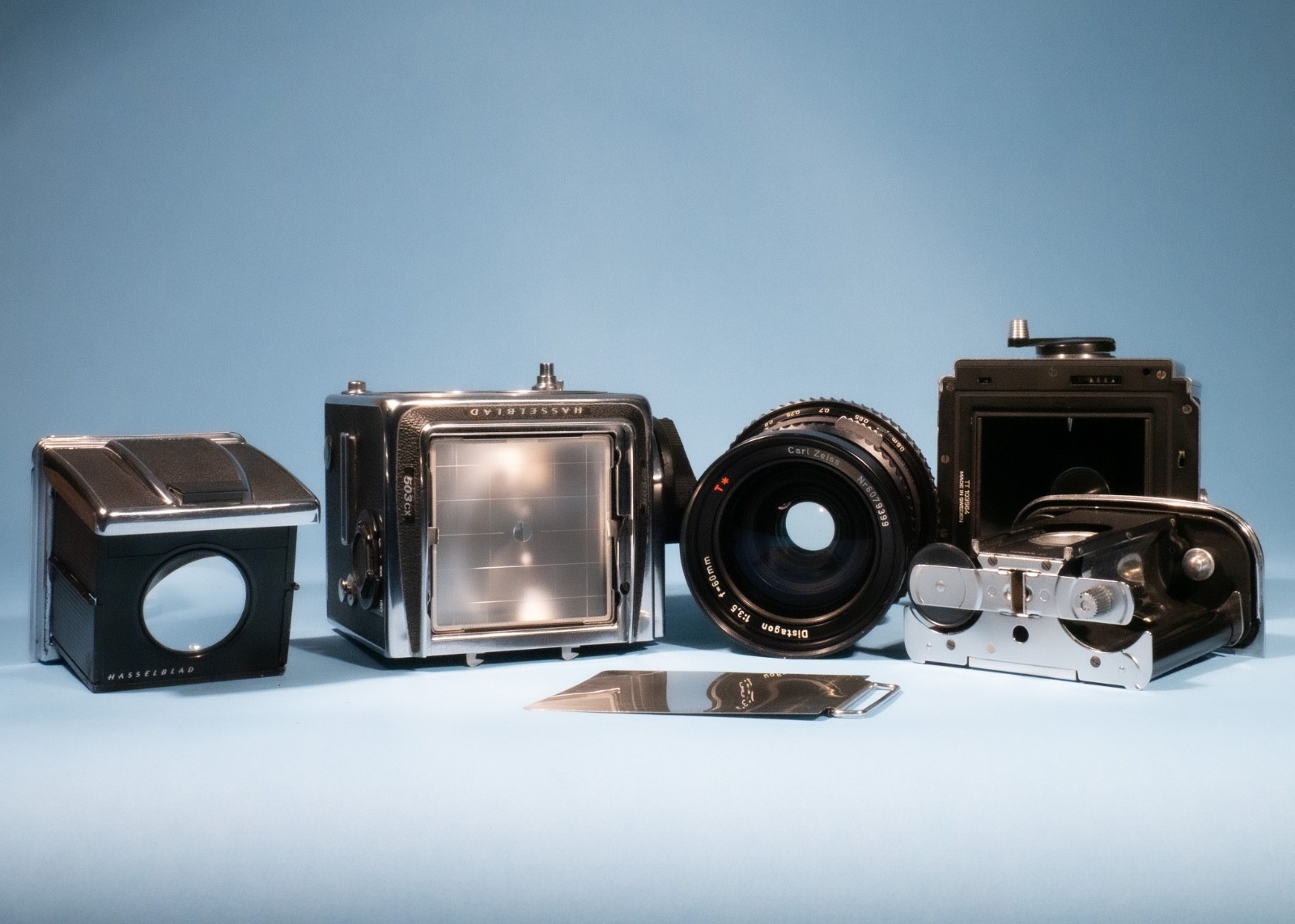 Hasselblad-503CX-Medium-Format-Camera-Carl-Zeiss-T-60mm-f35-Lens-A12-Back-137739156425-10