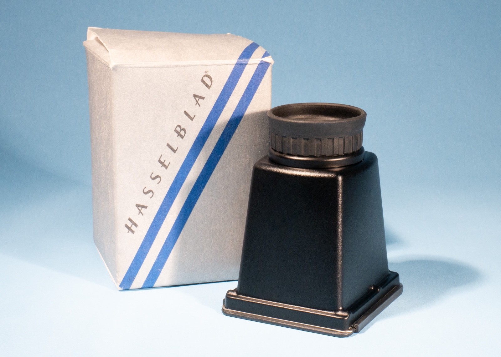 Hasselblad-72524-Magnifying-Hood-HM2-33x-Magnifying-Chimney-Finder-Excellent-137710869565