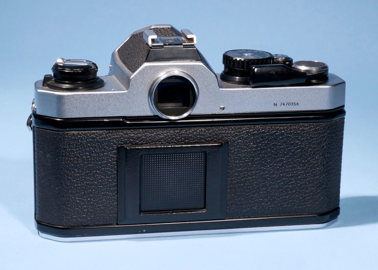 Nikon-FM2N-35mm-SLR-Film-Camera-Honeycomb-Titanium-Shutter-Fully-Working-136758313285-3