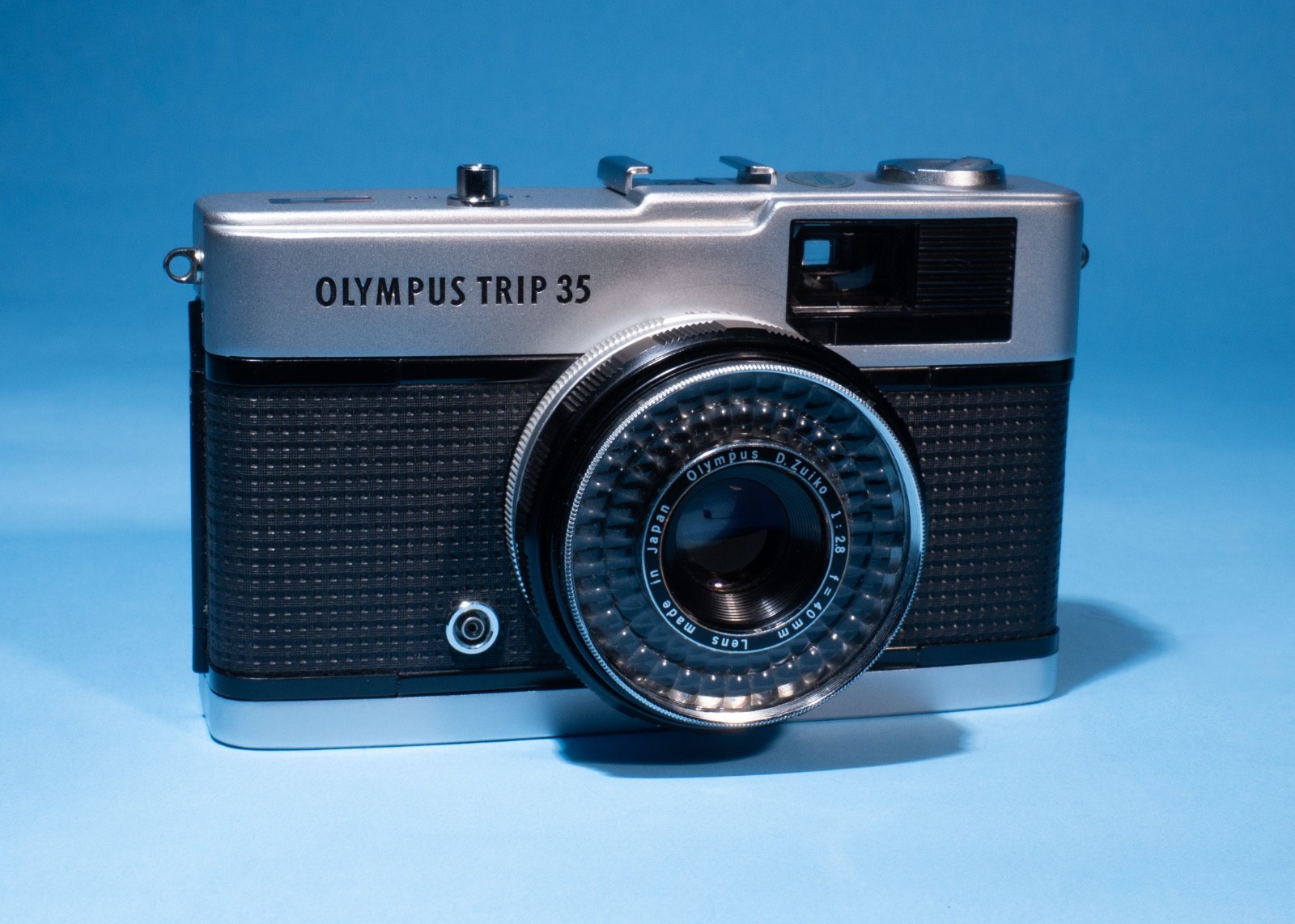 Olympus-Trip-35-Compact-35mm-Film-Camera-DZuiko-40mm-f28-Lens-Fully-Working-137148165865-2