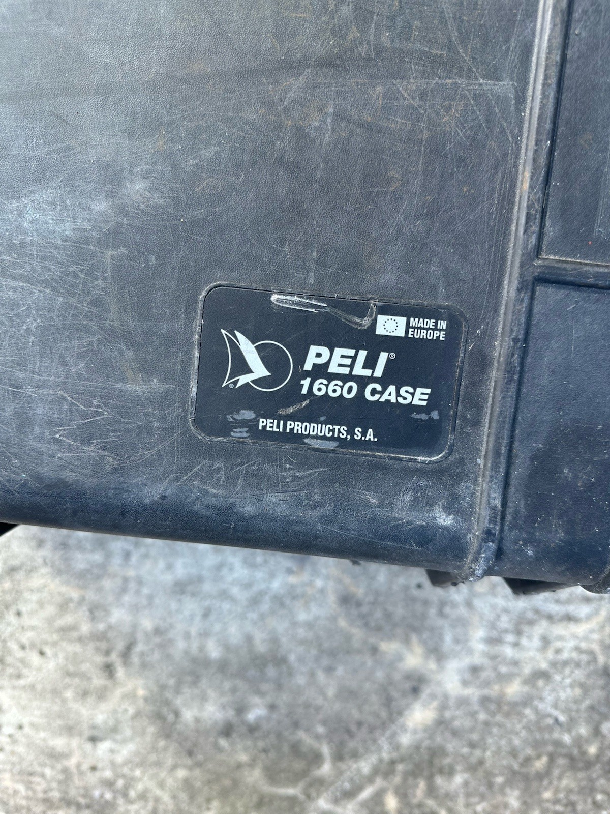 Peli-1660-Ultra-Durable-Heavy-Duty-Transport-Travel-Hard-Case-137831037965-2
