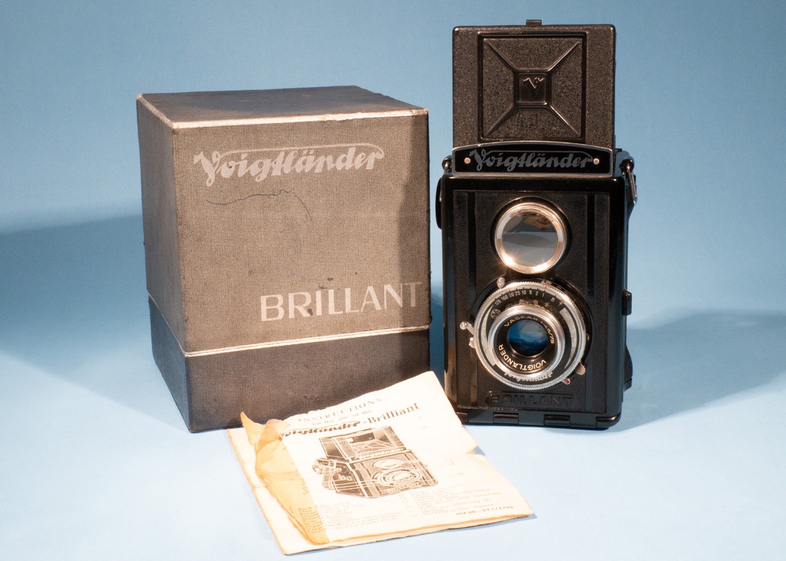 Voigtlander-Brillant-Medium-Format-Pseudo-TLR-Camera-Vaskar-75mm-f45-Lens-137712494735