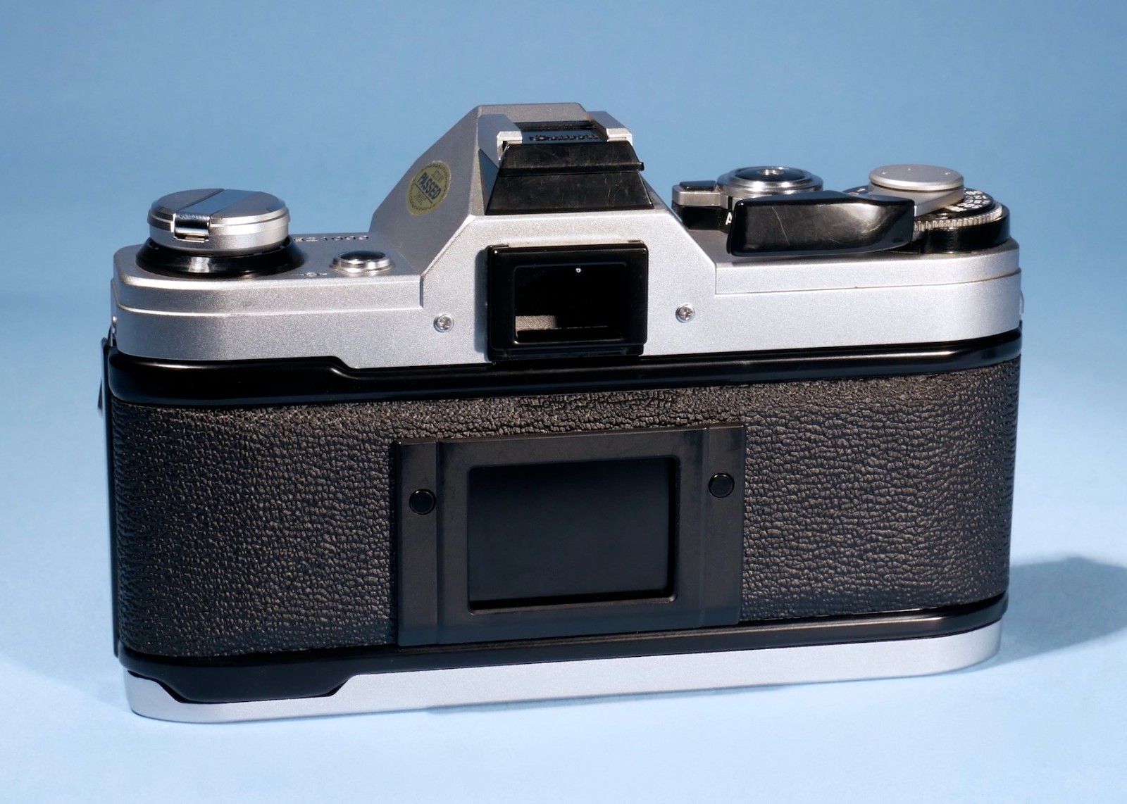 Canon-AE-1-35mm-SLR-Film-Camera-FD-50mm-f18-Lens-Fully-Working-136675137636-2