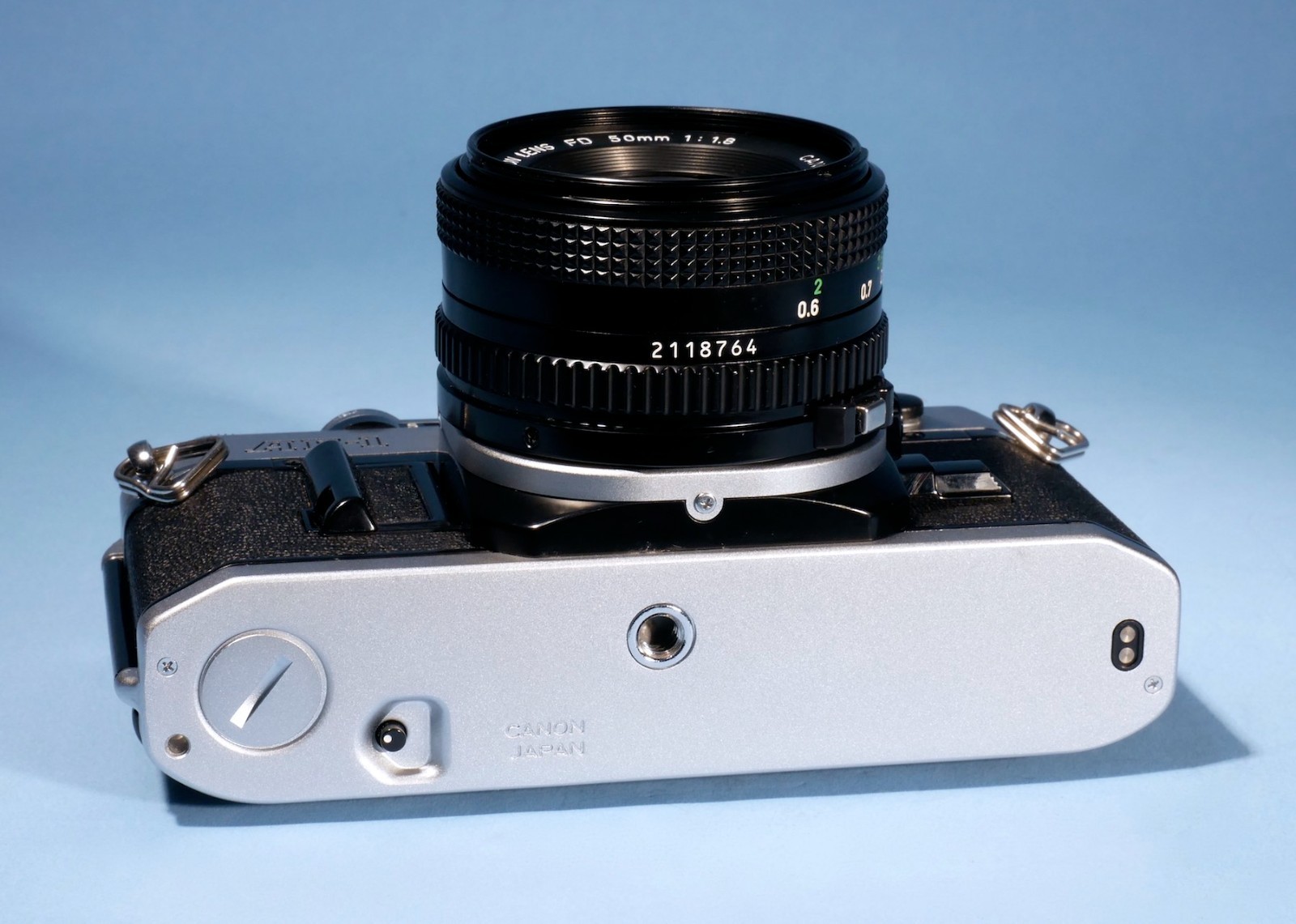 Canon-AE-1-35mm-SLR-Film-Camera-FD-50mm-f18-Lens-Fully-Working-136675137636-4