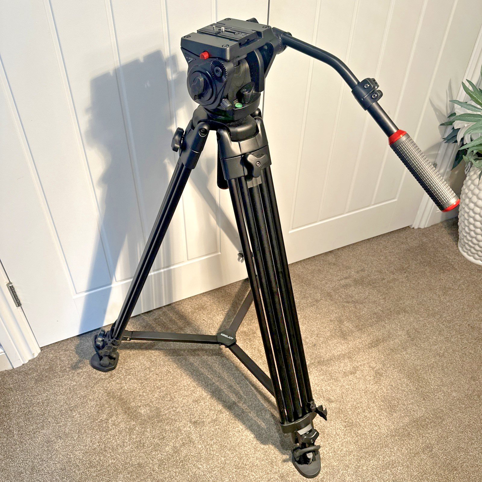 Kingjoy-VT-3500-Heavy-Duty-Video-Tripod-VT-3530-Fluid-Tilt-Excellent-137478416366-2
