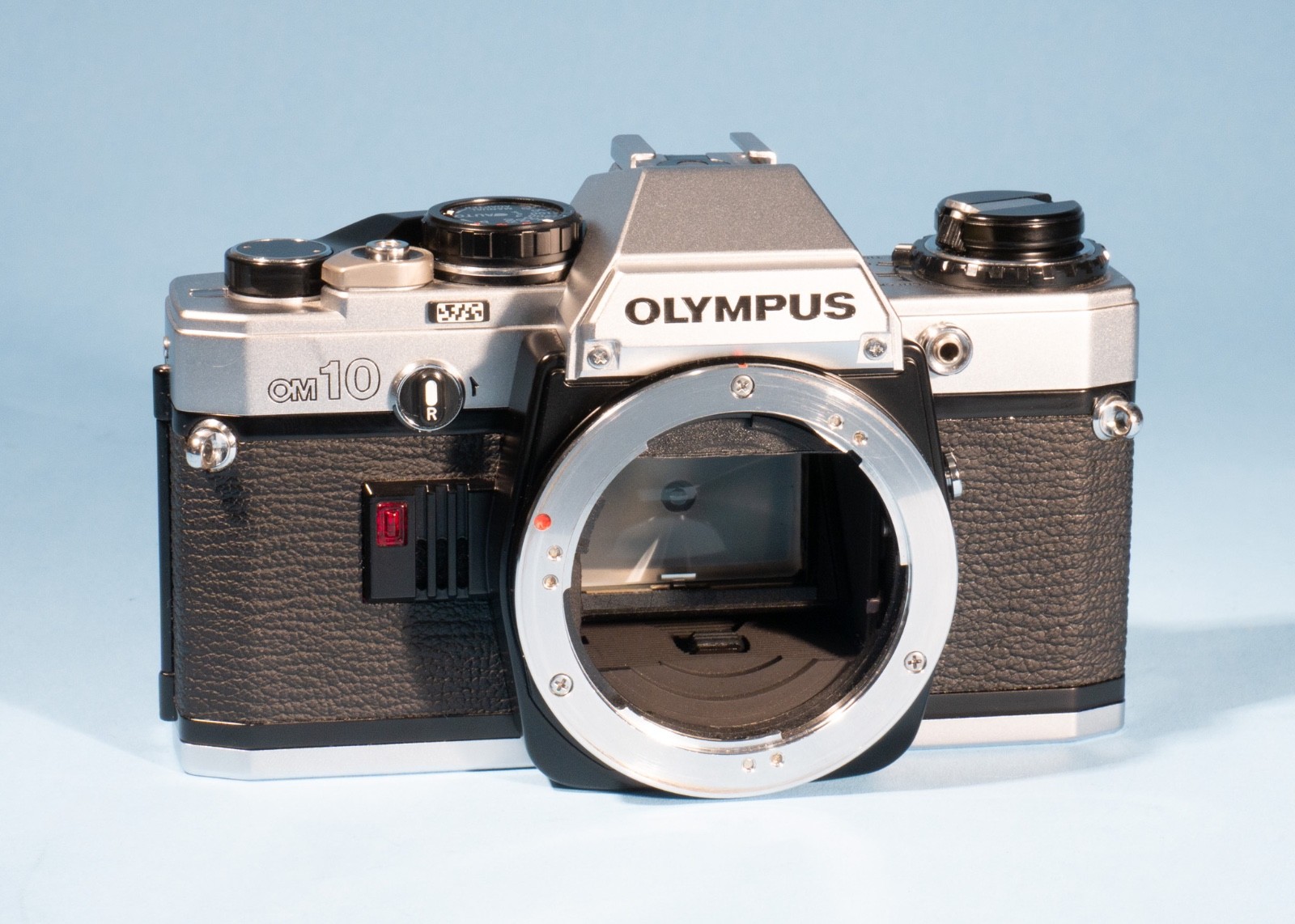 Olympus-OM-10-35mm-SLR-Film-Camera-Fully-Working-Excellent-137546586916
