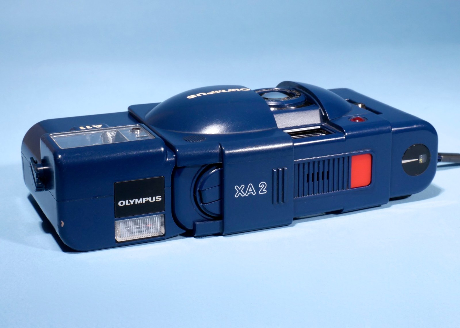 Olympus-XA-2-City-Blue-35mm-Compact-Film-Camera-DZuiko-f35-Lens-A11-Flash-136669761046-4