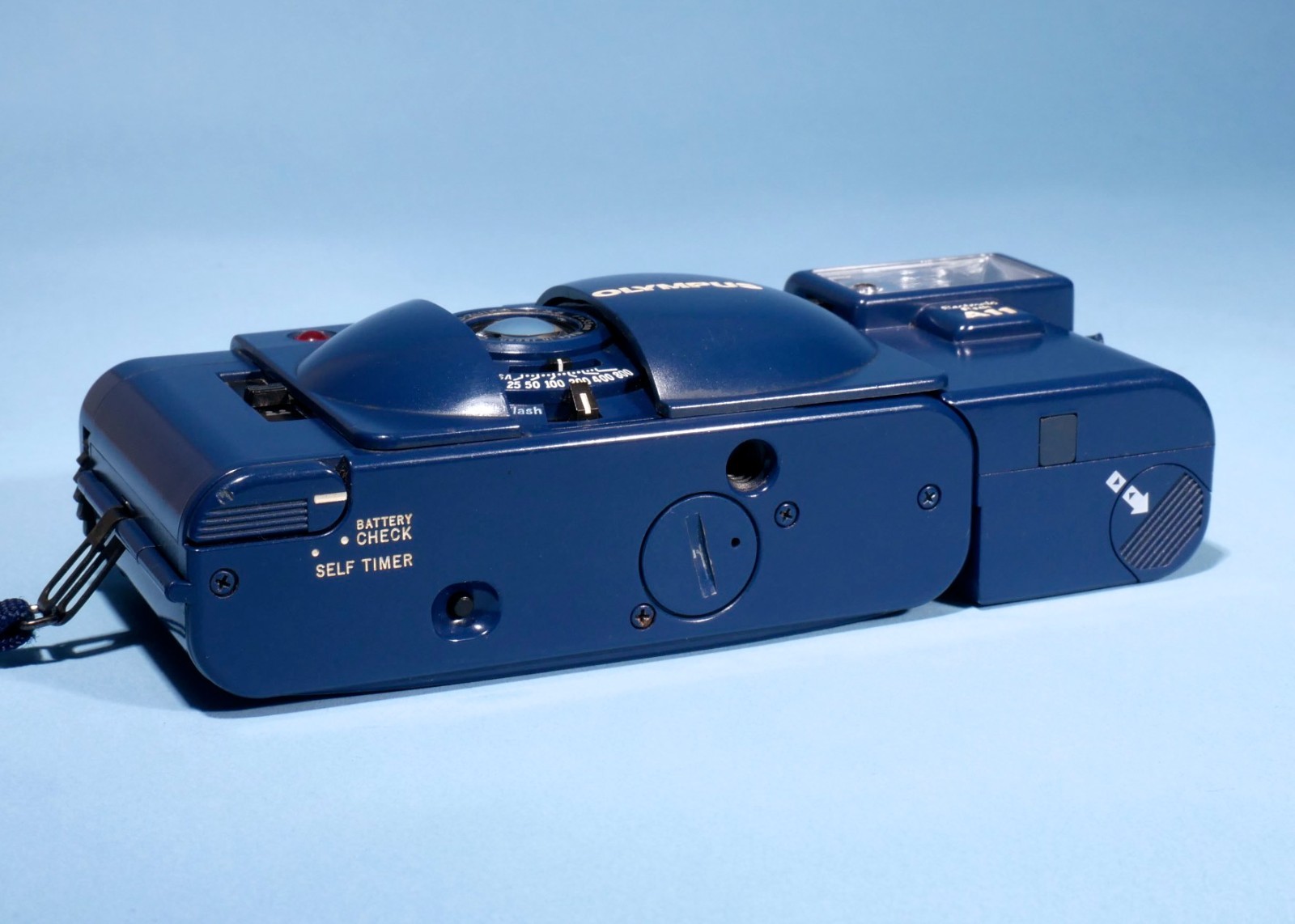 Olympus-XA-2-City-Blue-35mm-Compact-Film-Camera-DZuiko-f35-Lens-A11-Flash-136669761046-5