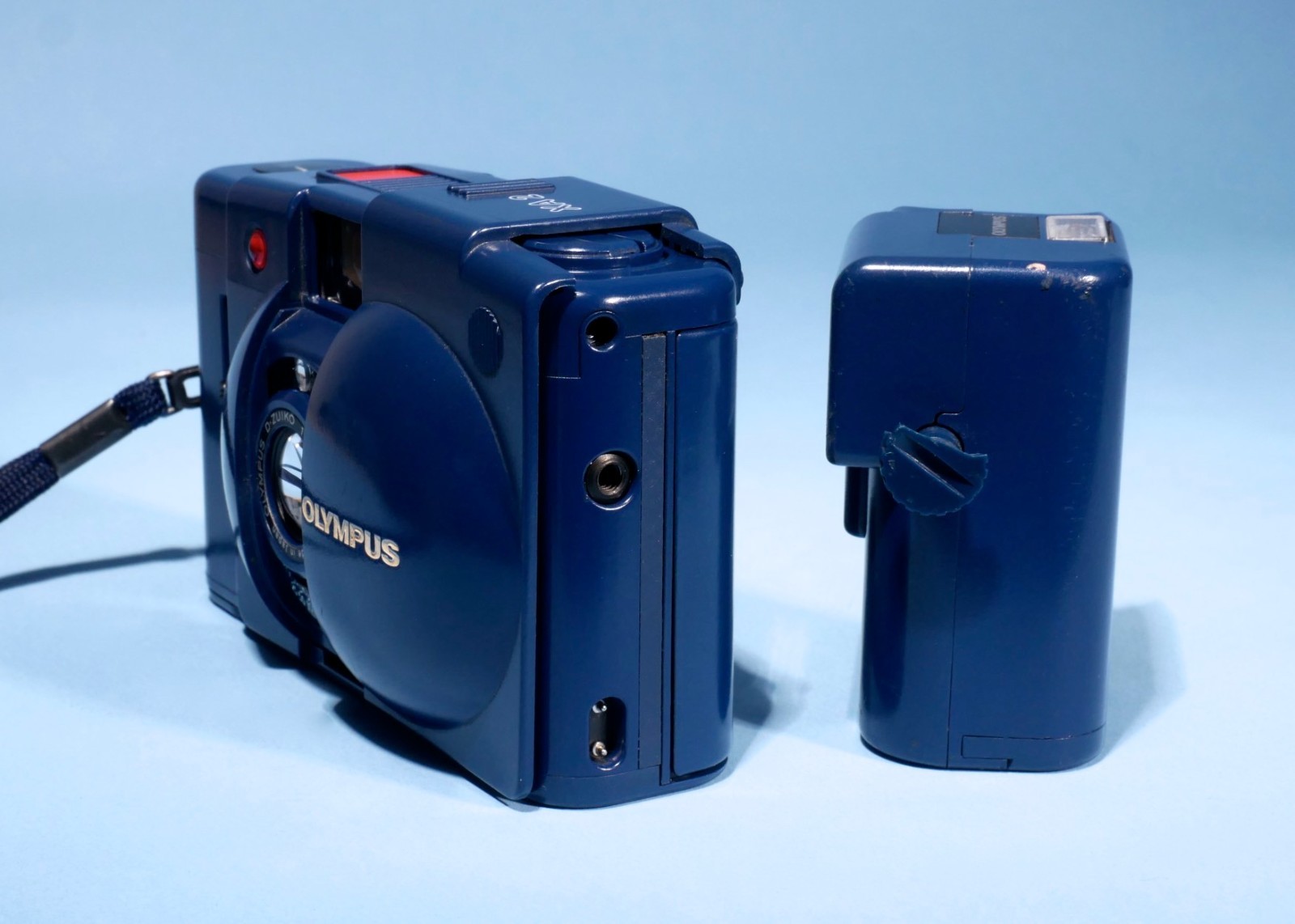 Olympus-XA-2-City-Blue-35mm-Compact-Film-Camera-DZuiko-f35-Lens-A11-Flash-136669761046-7