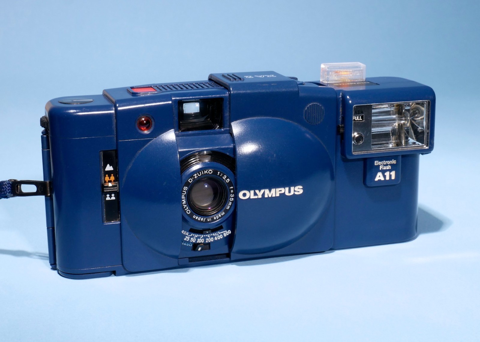 Olympus-XA-2-City-Blue-35mm-Compact-Film-Camera-DZuiko-f35-Lens-A11-Flash-136669761046-8