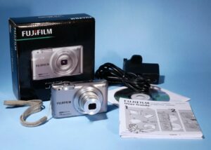 Fujifilm FinePix JX600 14MP Compact Digital Camera * Tested & Fully Working