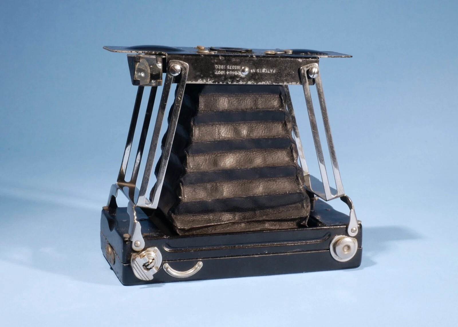 Houghton-Vest-Pocket-Ensign-Folding-Strut-Braced-127-Roll-Film-Camera-c1926-137547273477-5
