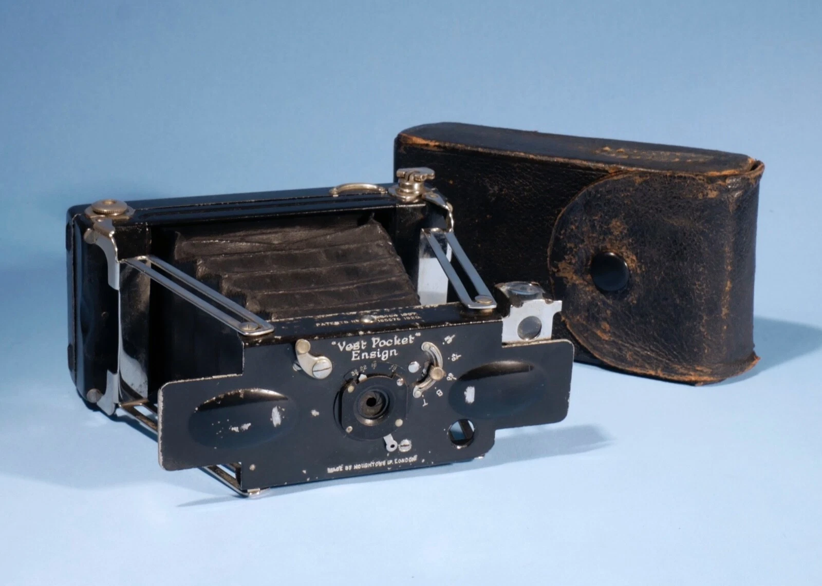 Houghton-Vest-Pocket-Ensign-Folding-Strut-Braced-127-Roll-Film-Camera-c1926-137547273477
