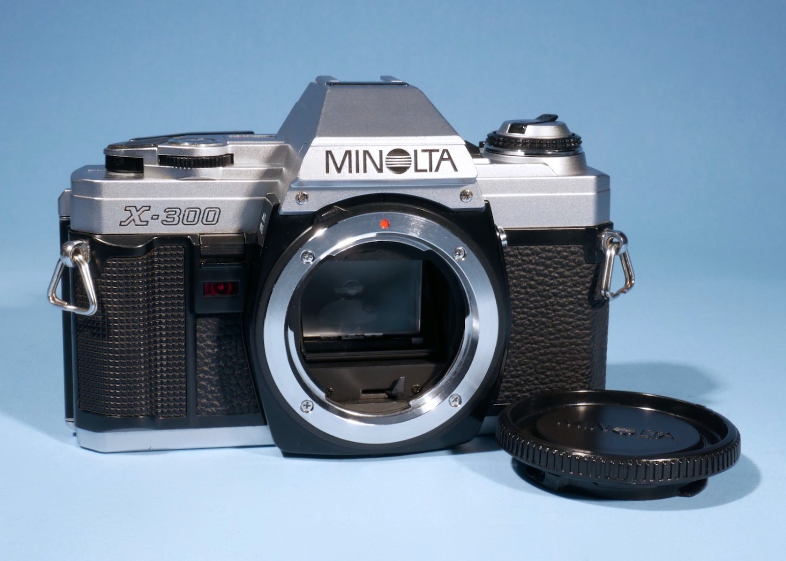 Minolta-X-300-35mm-Film-SLR-Film-Camera-Fully-Working-New-Seals-137048202587
