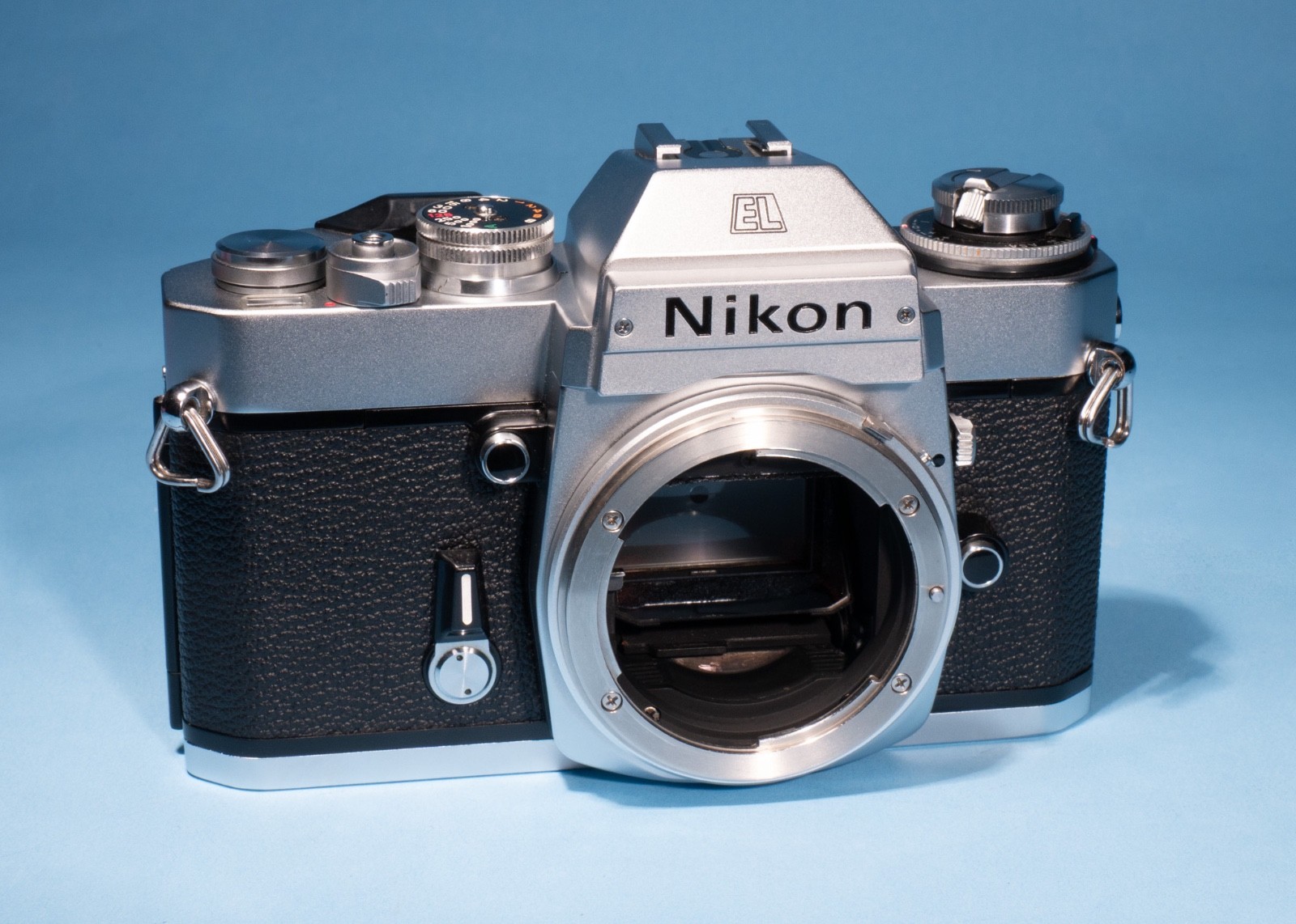 Nikon-EL2-35mm-SLR-Film-Camera-Excellent-Fully-Working-New-Seals-137169157307-2