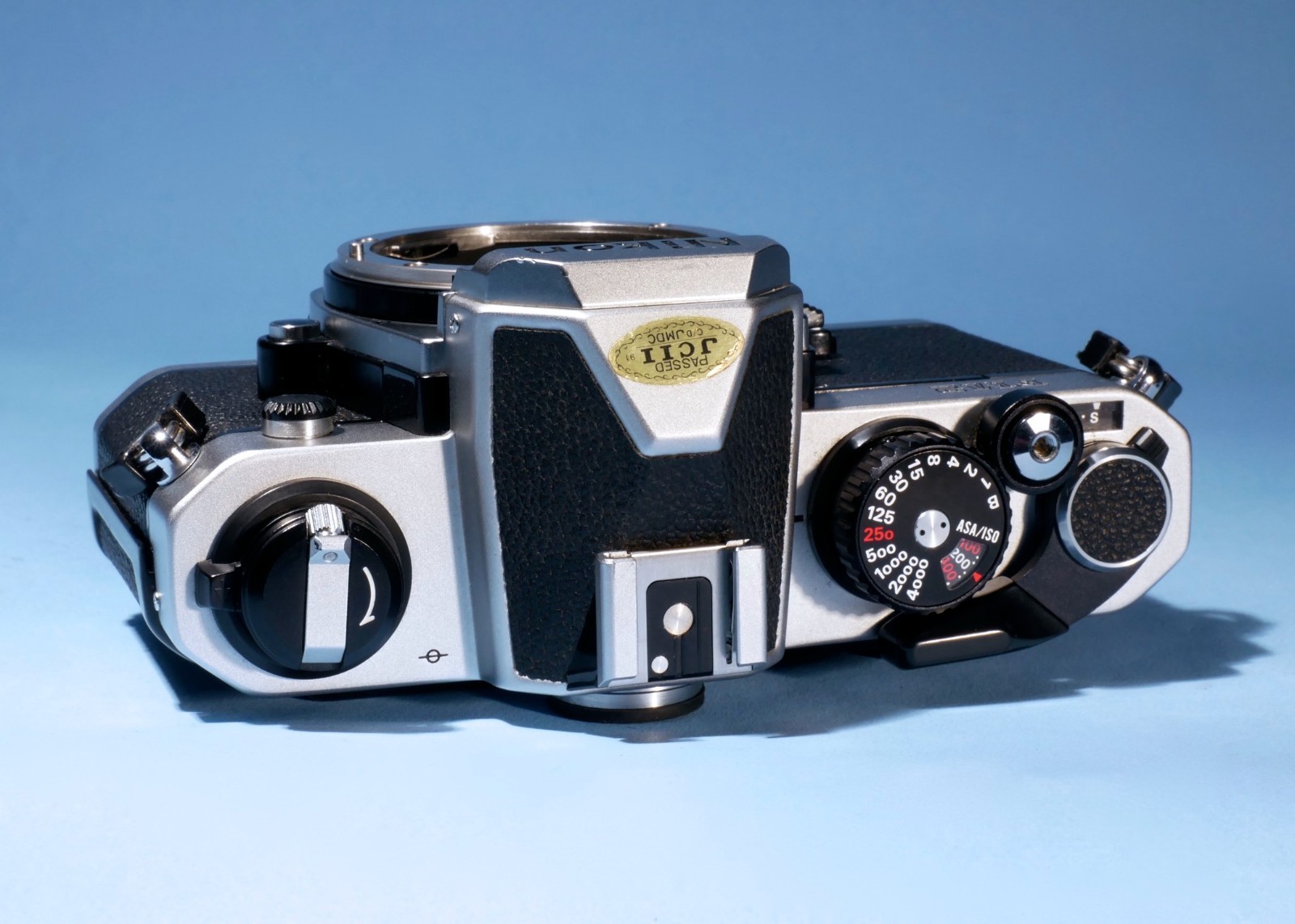 Nikon-FM2N-35mm-SLR-Film-Camera-MF-16-Back-Fully-Working-136669754017-4