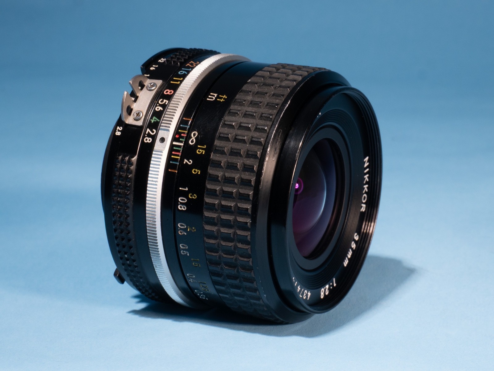 Nikon-Nikkor-35mm-f28-Wide-Angle-Prime-Lens-AI-Excellent-137124623907-3