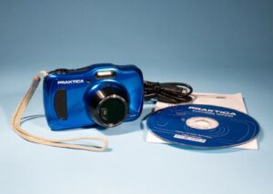 Praktica Luxmedia WP240 20.0MP Digital Camera 4x Optical Zoom * Fully Working