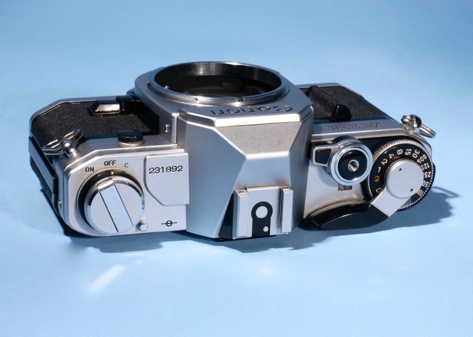 Canon-AT-1-35mm-SLR-FIlm-Camera-Fully-Working-New-Seals-136669767118-2