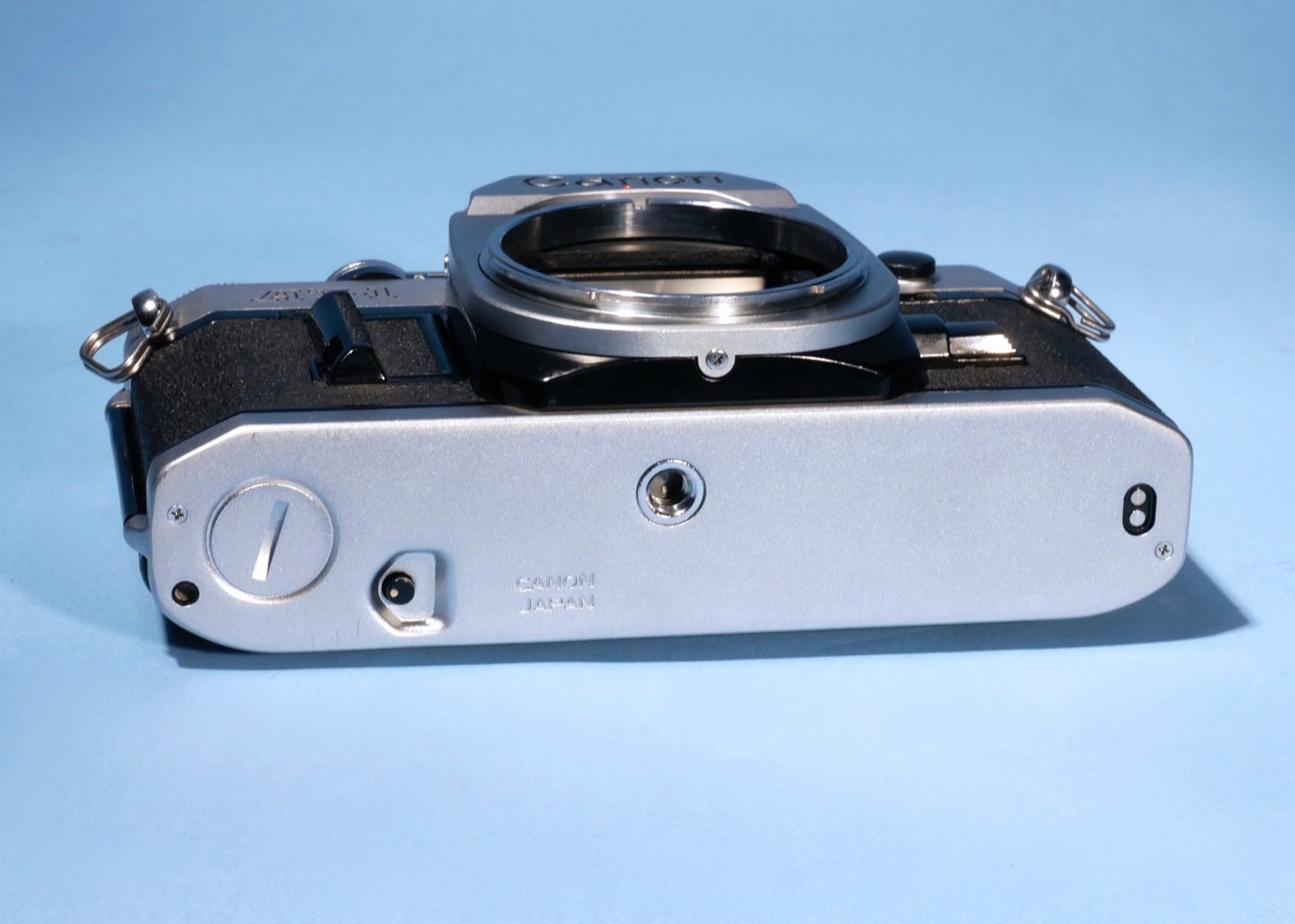 Canon-AT-1-35mm-SLR-FIlm-Camera-Fully-Working-New-Seals-136669767118-4