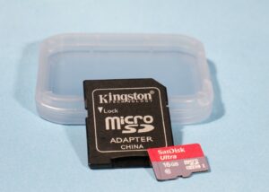 Kingston Micro SD Adapter + SanDisk 16GB Micro SD iMemory Card * Fully Working