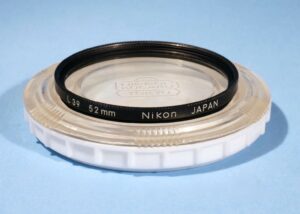 Nikon 52mm L39 UV Filter + Nippon Case * Excellent