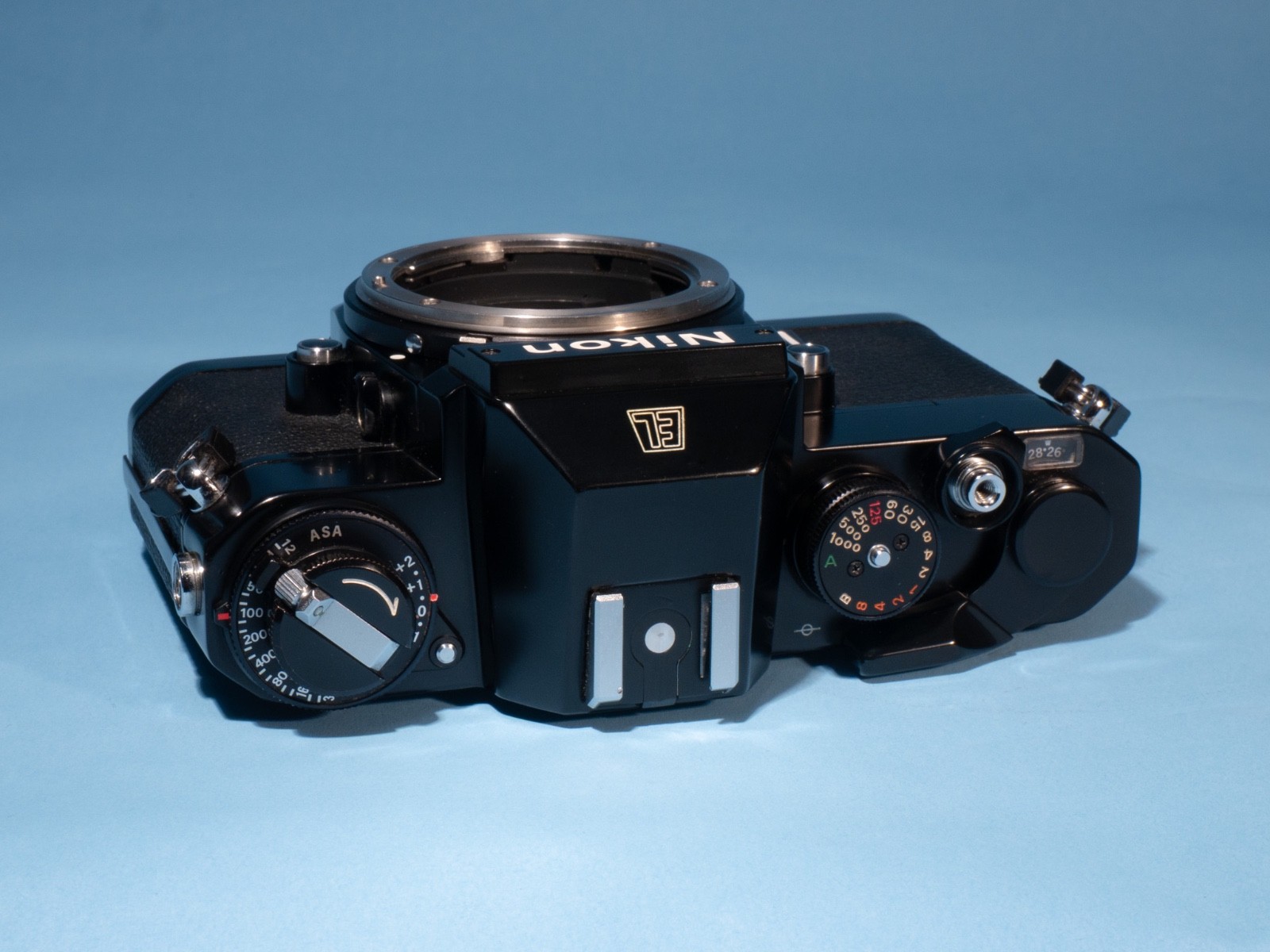 Nikon-EL2-35mm-SLR-Film-Camera-Excellent-Fully-Working-New-Seals-137124537468-2