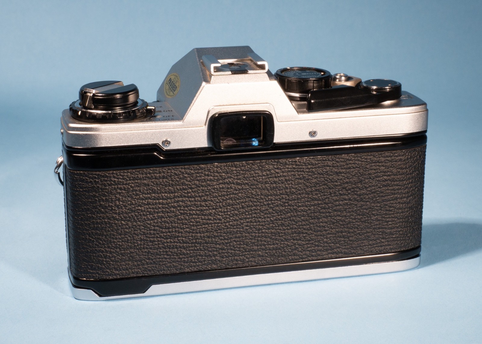 Olympus-OM-10-35mm-SLR-Film-Camera-Fully-Working-New-Seals-Excellent-137854144098-4