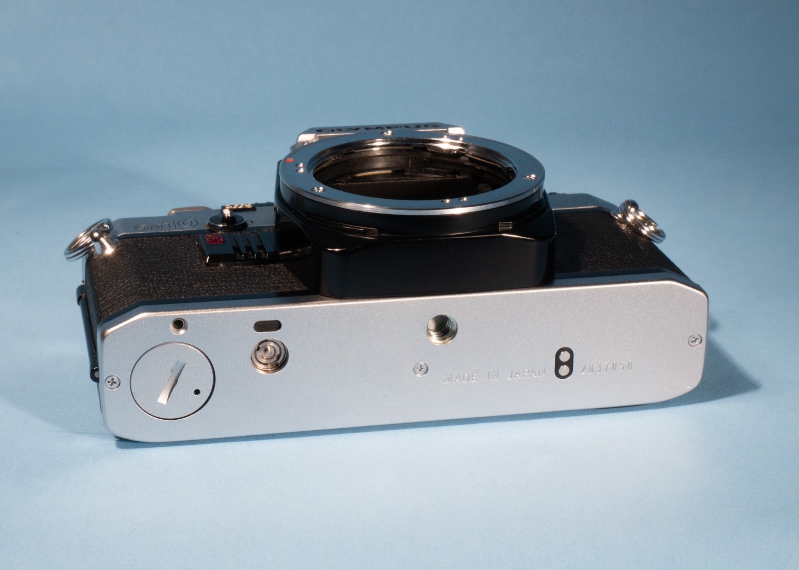 Olympus-OM-10-35mm-SLR-Film-Camera-Fully-Working-New-Seals-Excellent-137854144098-5
