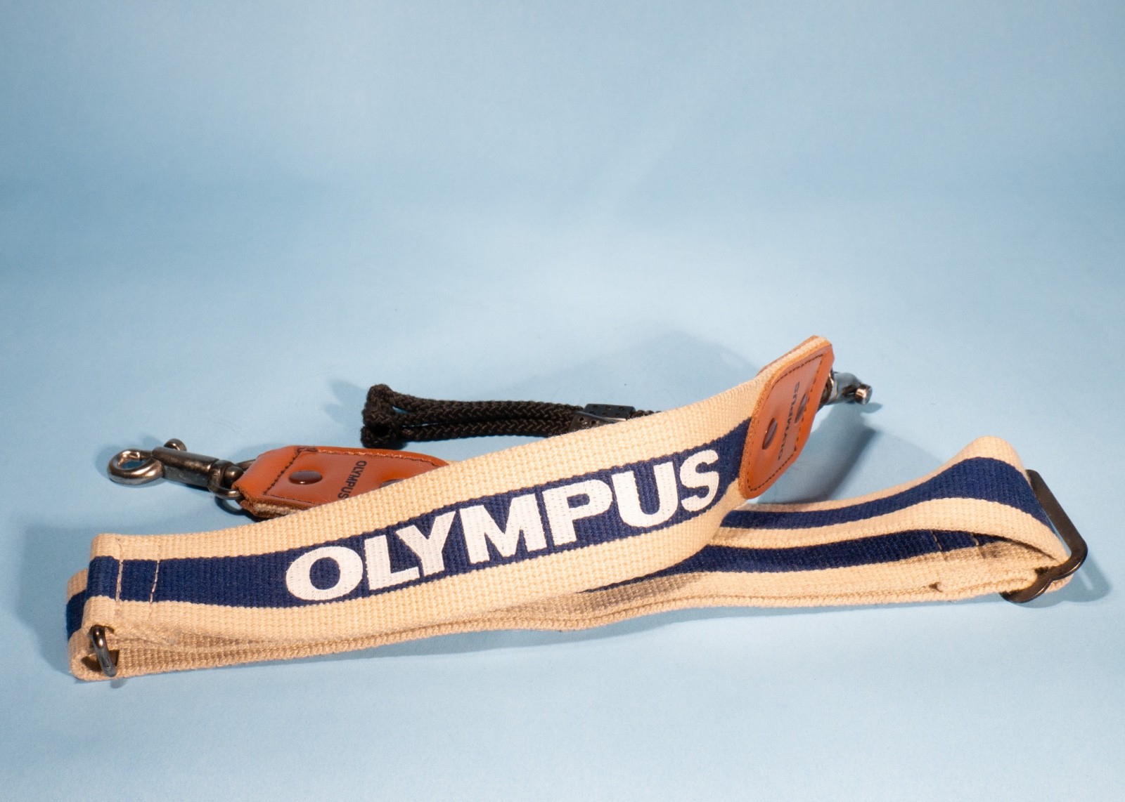 Olympus-Wide-Neck-Shoulder-Strap-Excellent-For-OM10-OM1-OM2-OM4-Cameras-etc-137851340988-2