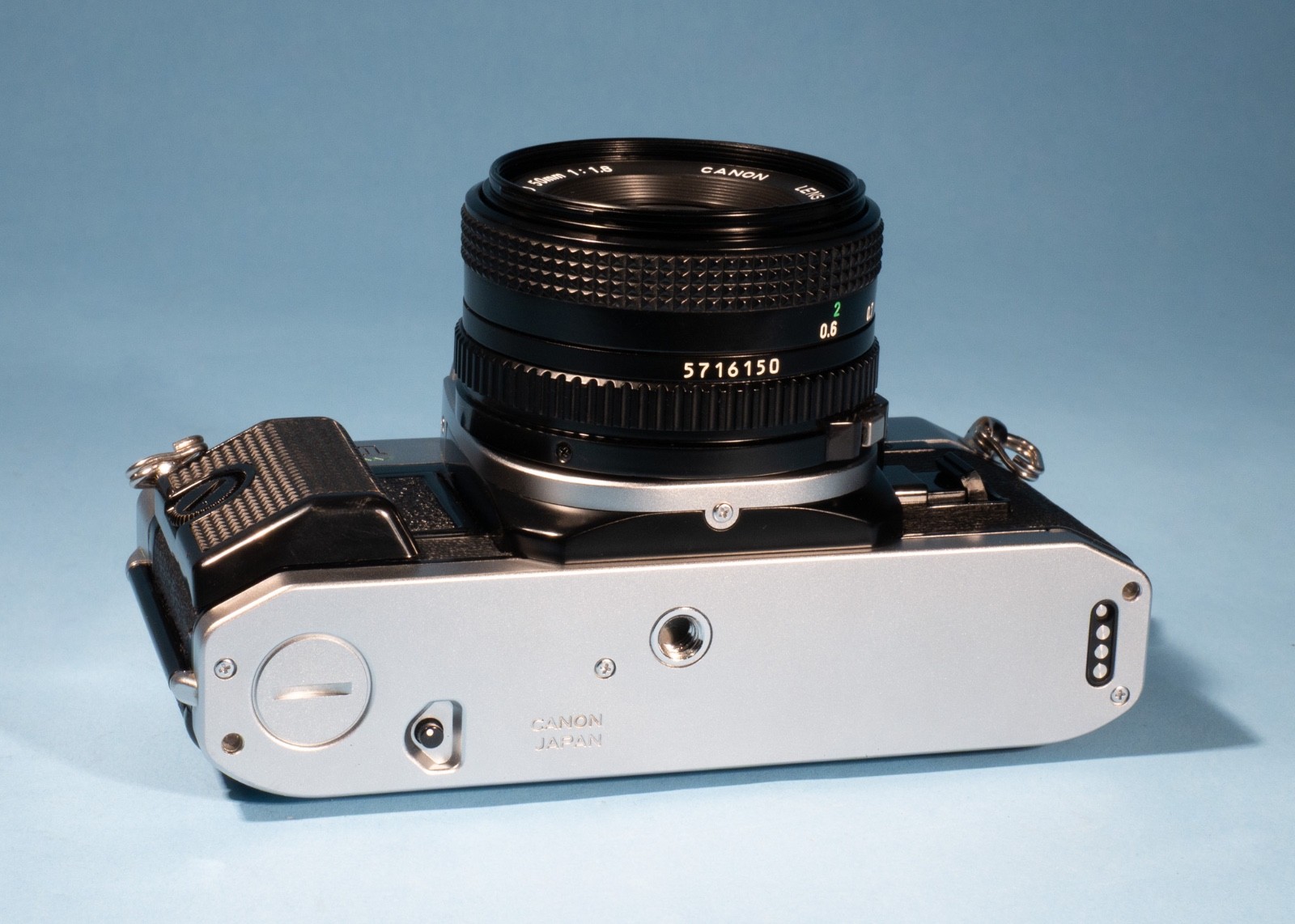 Canon-AE-1-Program-35mm-SLR-Film-Camera-FD-50mm-f18-Lens-Fully-Working-137476079699-5