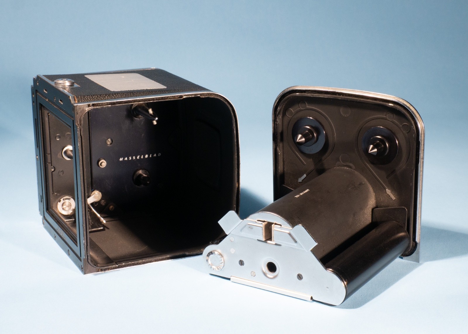 Hasselblad-A70-70-Roll-Film-Back-Magazine-Hasselblad-V-System-Cameras-137710921289-6