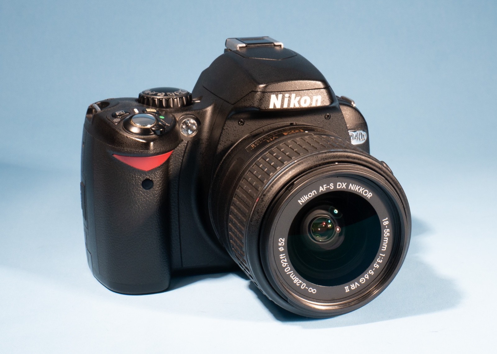 Nikon-D40x-DSLR-102MP-Digital-SLR-Camera-AF-S-DX-18-55mm-f35-56-G-II-Lens-137728557269-2