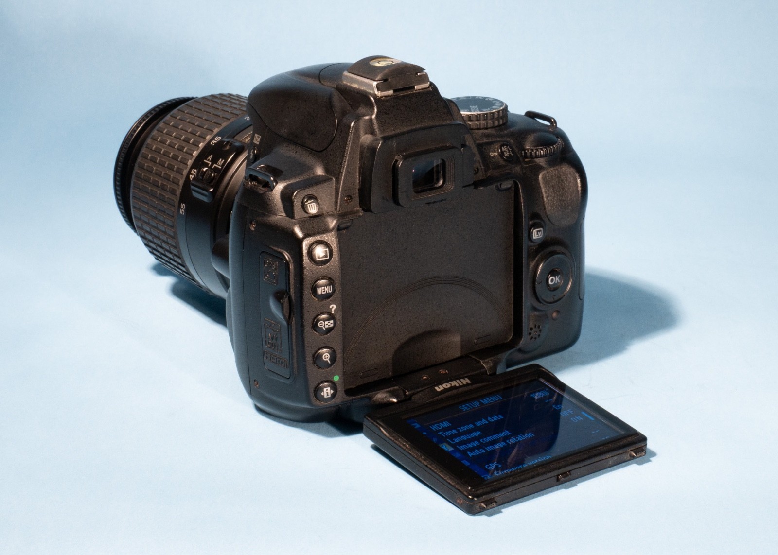 Nikon-D5000-DSLR-Camera-123MP-Digital-SLR-AF-S-DX-18-55mm-f35-56G-ED-Lens-137849619809-4