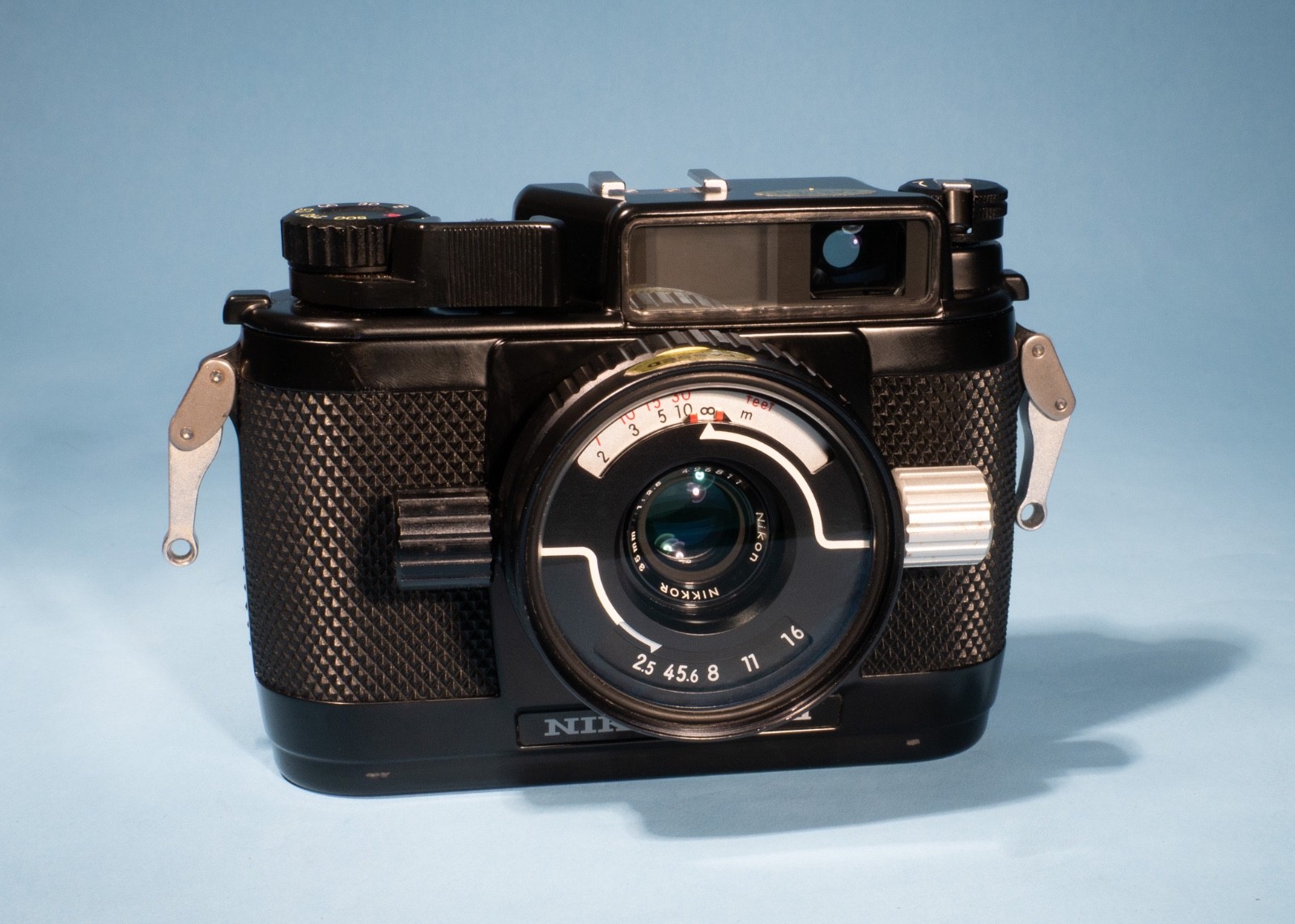 Nikon-Nikonos-III-35mm-Underwater-Camera-Nikkor-35mm-f25-Lens-Fully-Working-137429008379-6