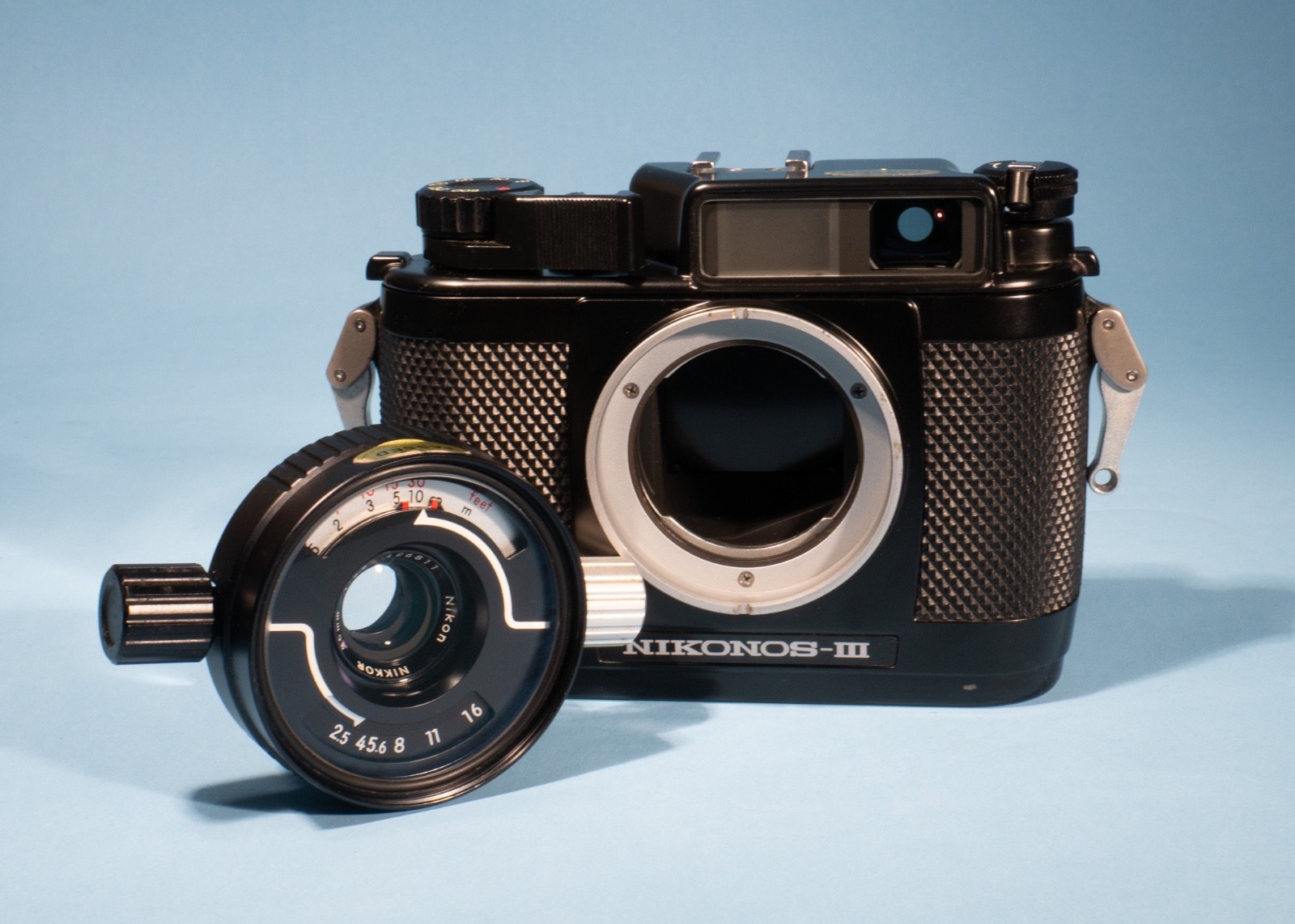 Nikon-Nikonos-III-35mm-Underwater-Camera-Nikkor-35mm-f25-Lens-Fully-Working-137429008379-7