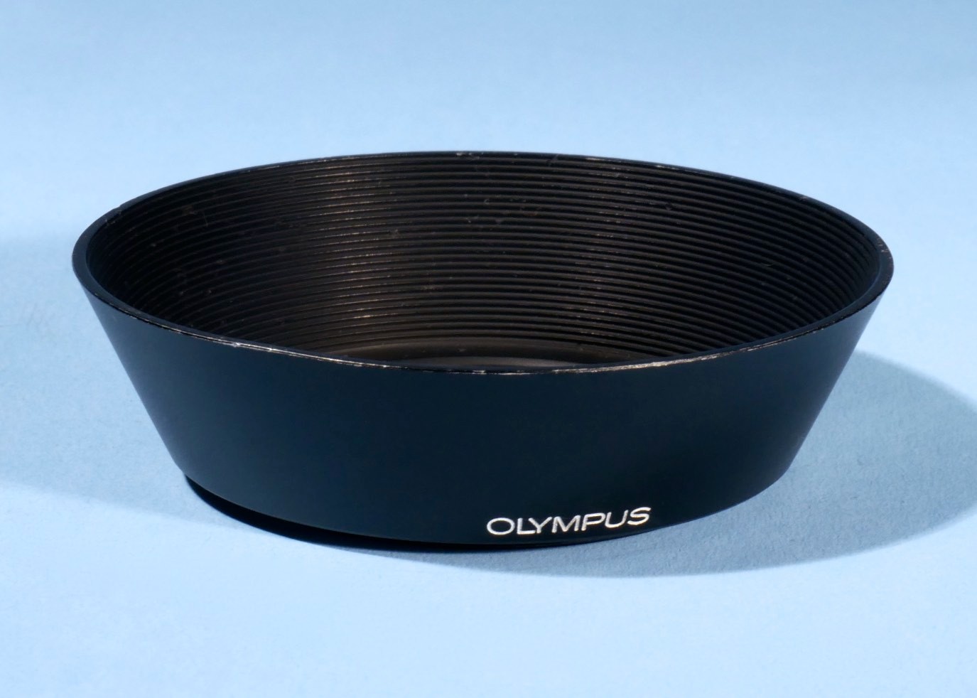 Olympus-24mm-f28-Lens-Hood-OM-Mount-24mm-f28-Zuiko-Lenses-136669767129