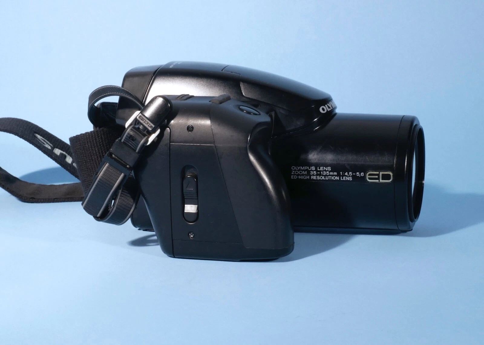 Olympus-IS-1000-35mm-Film-Point-Shoot-SLR-Hybrid-Camera-35-135mm-f45-56-Lens-137547954229-5